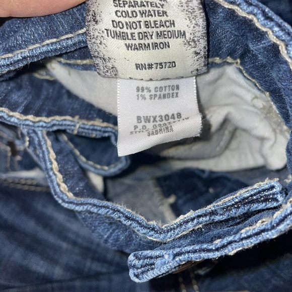 BKE Sabrina Women’s Size 29 Denim Jean Shorts Blue Wash - Picture 4 of 8